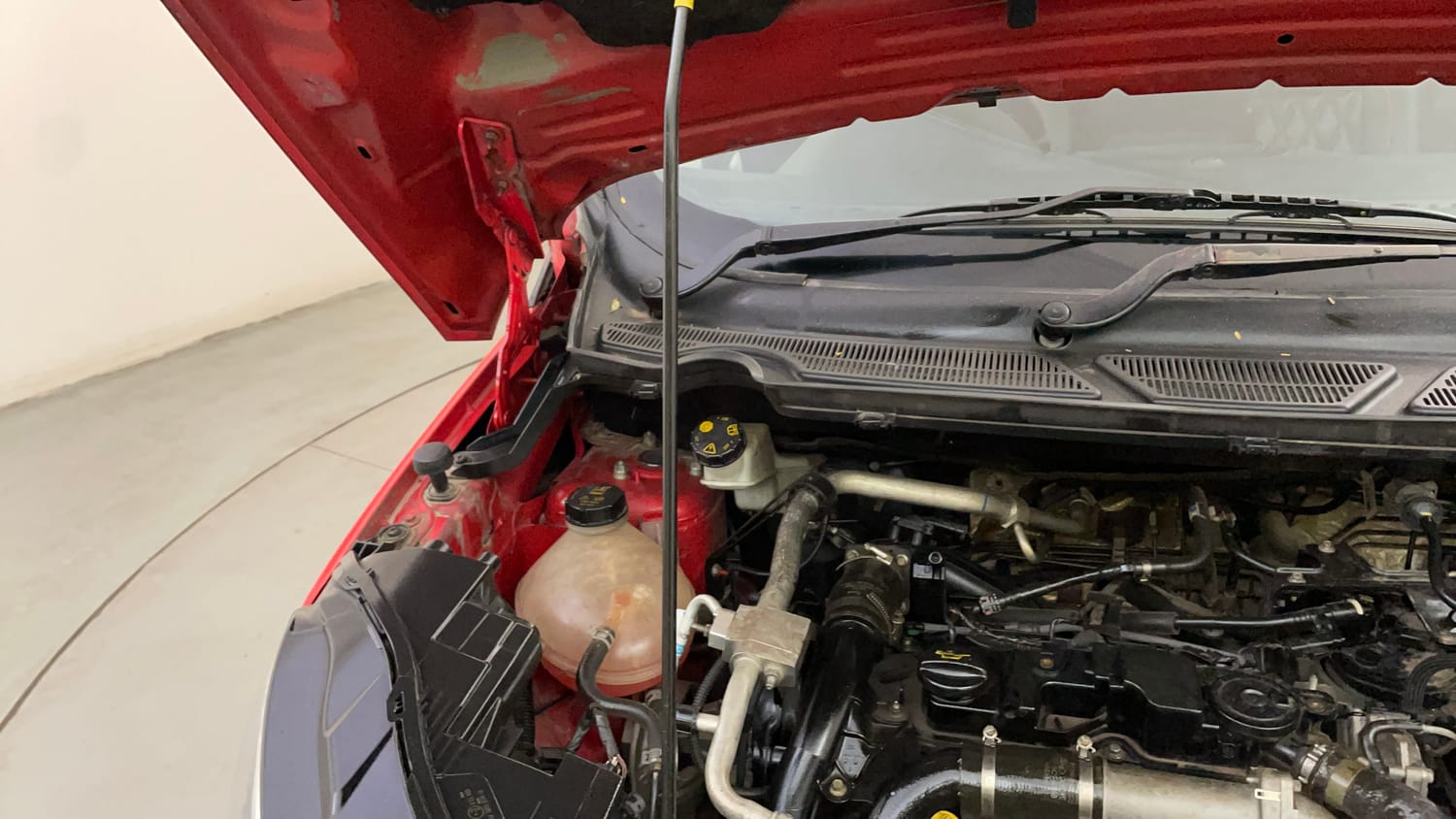 Used 2018 Ford EcoSport Titanium + 1.5L TDCi Diesel Manual engine ENGINE RIGHT SIDE HINGE & APRON VIEW