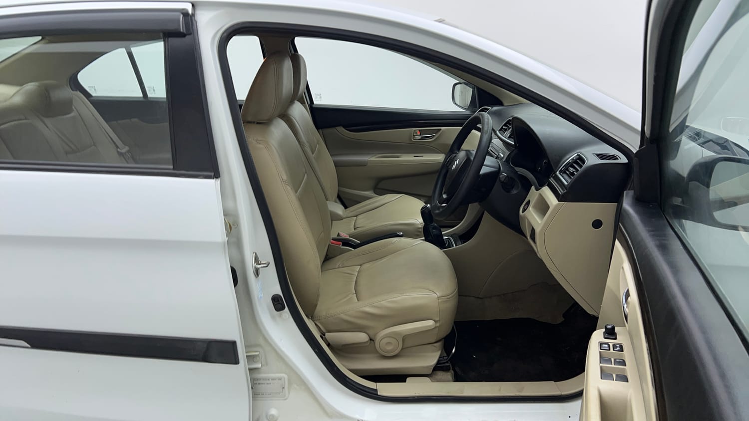 Used 2017 Maruti Suzuki Ciaz Zeta 1.4 MT Petrol Manual interior RIGHT SIDE FRONT DOOR CABIN VIEW