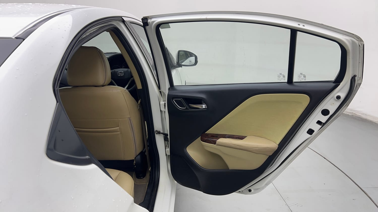Used 2017 Honda City V CVT Petrol Petrol Automatic interior RIGHT REAR DOOR OPEN VIEW