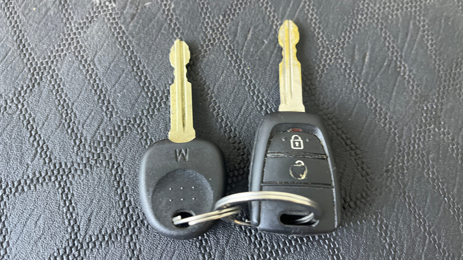 Used 2017 Hyundai Grand i10 Sportz (O) AT 1.2 Kappa VTVT Petrol Automatic extra CAR KEY VIEW