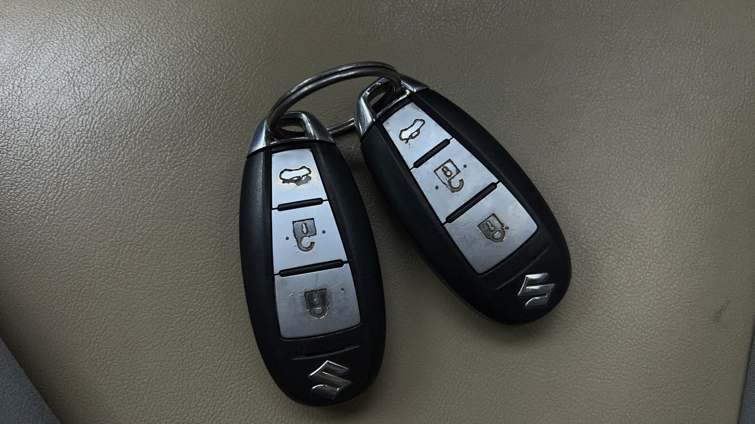 Used 2017 Maruti Suzuki Ciaz Zeta 1.4 MT Petrol Manual extra CAR KEY VIEW