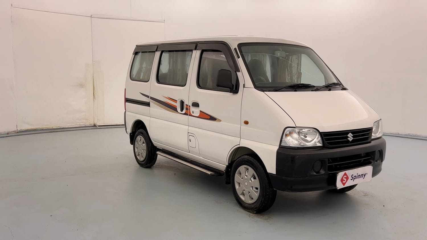 Used 2022 Maruti Suzuki Eeco 5 STR AC (O) Petrol Manual exterior RIGHT FRONT CORNER VIEW