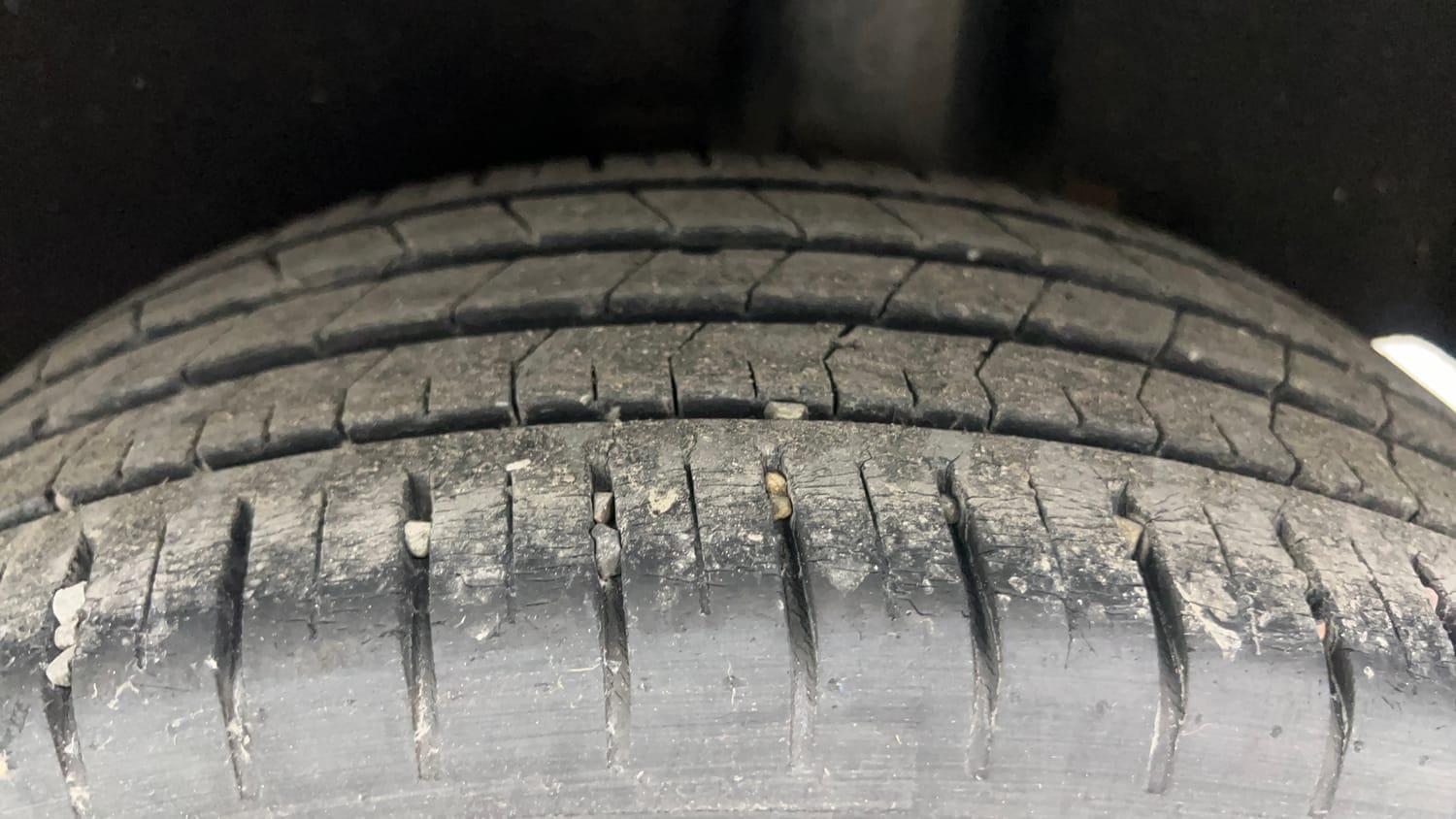 Used 2018 Maruti Suzuki Baleno Alpha 1.2 Petrol Manual tyres LEFT REAR TYRE TREAD VIEW