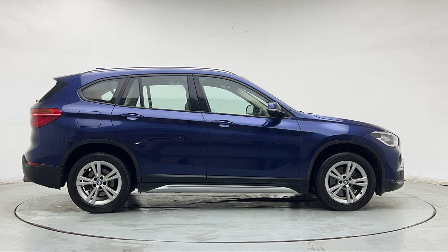 Used 2019 BMW X1 sDrive20d xLine Diesel Automatic exterior RIGHT SIDE VIEW