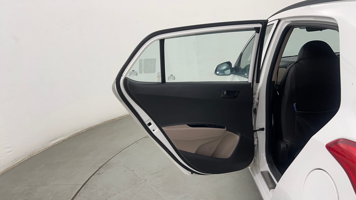 Used 2018 Hyundai Grand i10 Magna 1.2 Kappa VTVT Petrol Manual interior LEFT REAR DOOR OPEN VIEW