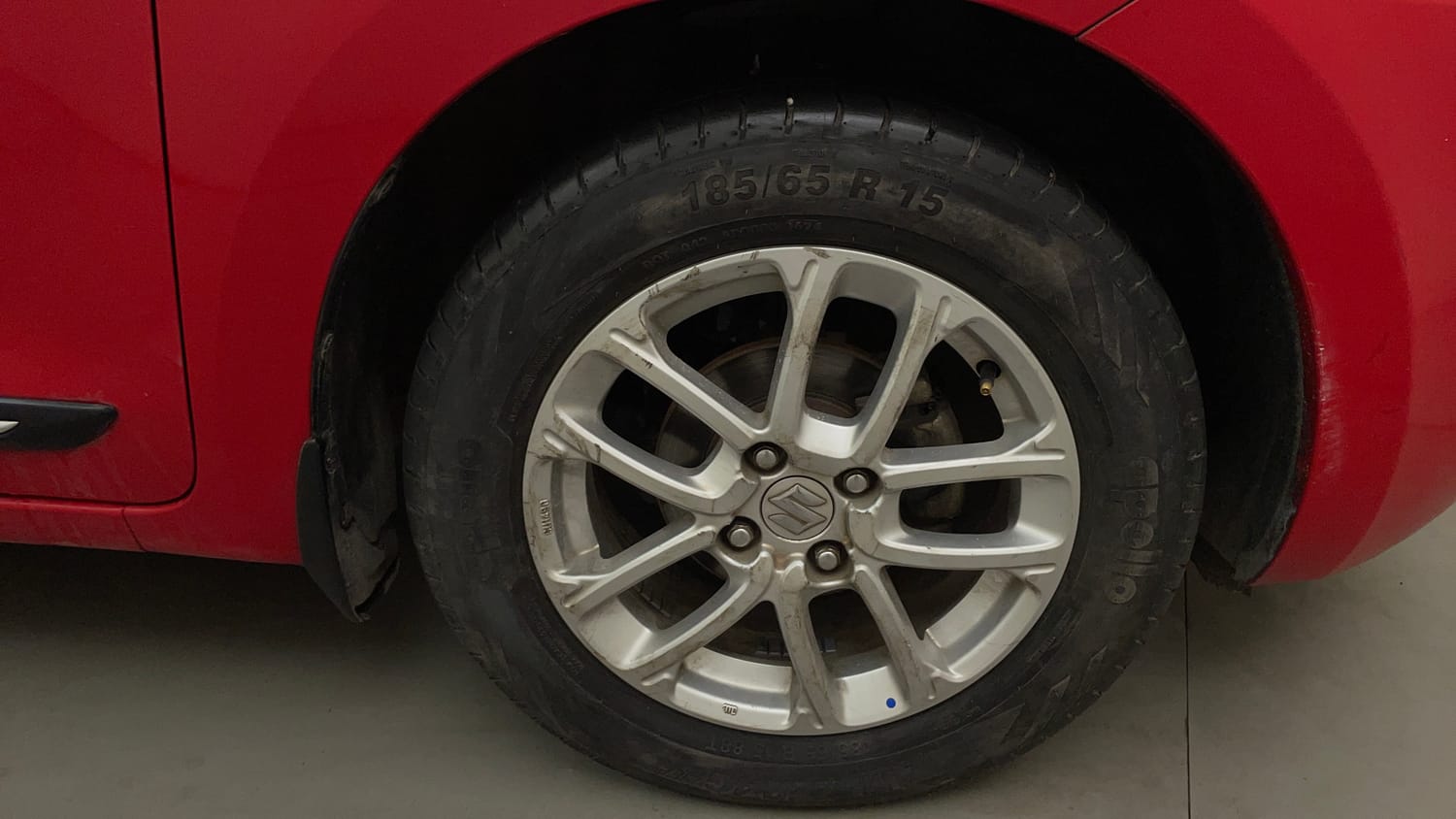 Used 2018 Maruti Suzuki Swift ZXi AMT Petrol Automatic tyres RIGHT FRONT TYRE RIM VIEW