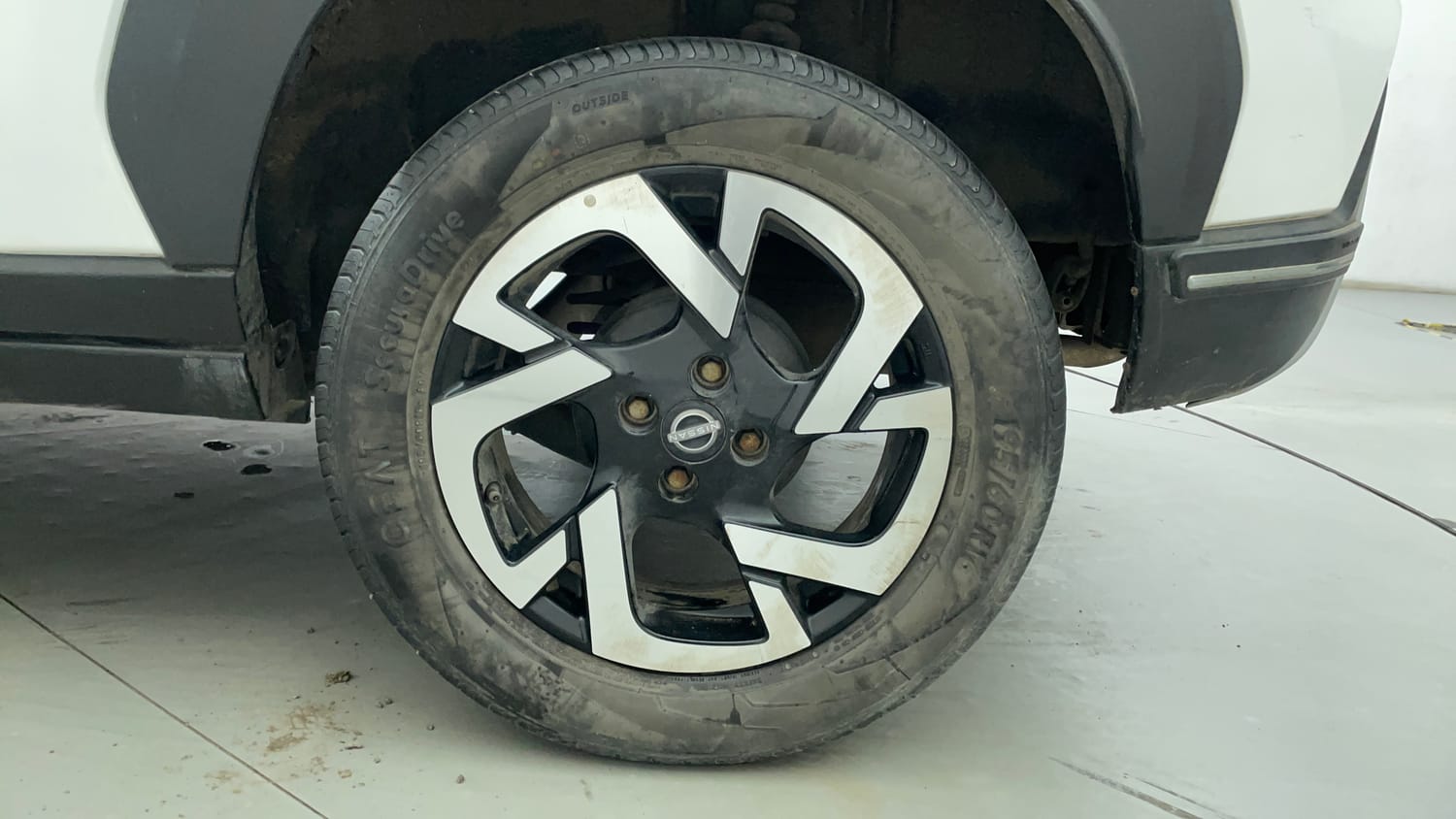 Used 2023 Nissan Magnite XV Petrol Manual tyres LEFT REAR TYRE RIM VIEW