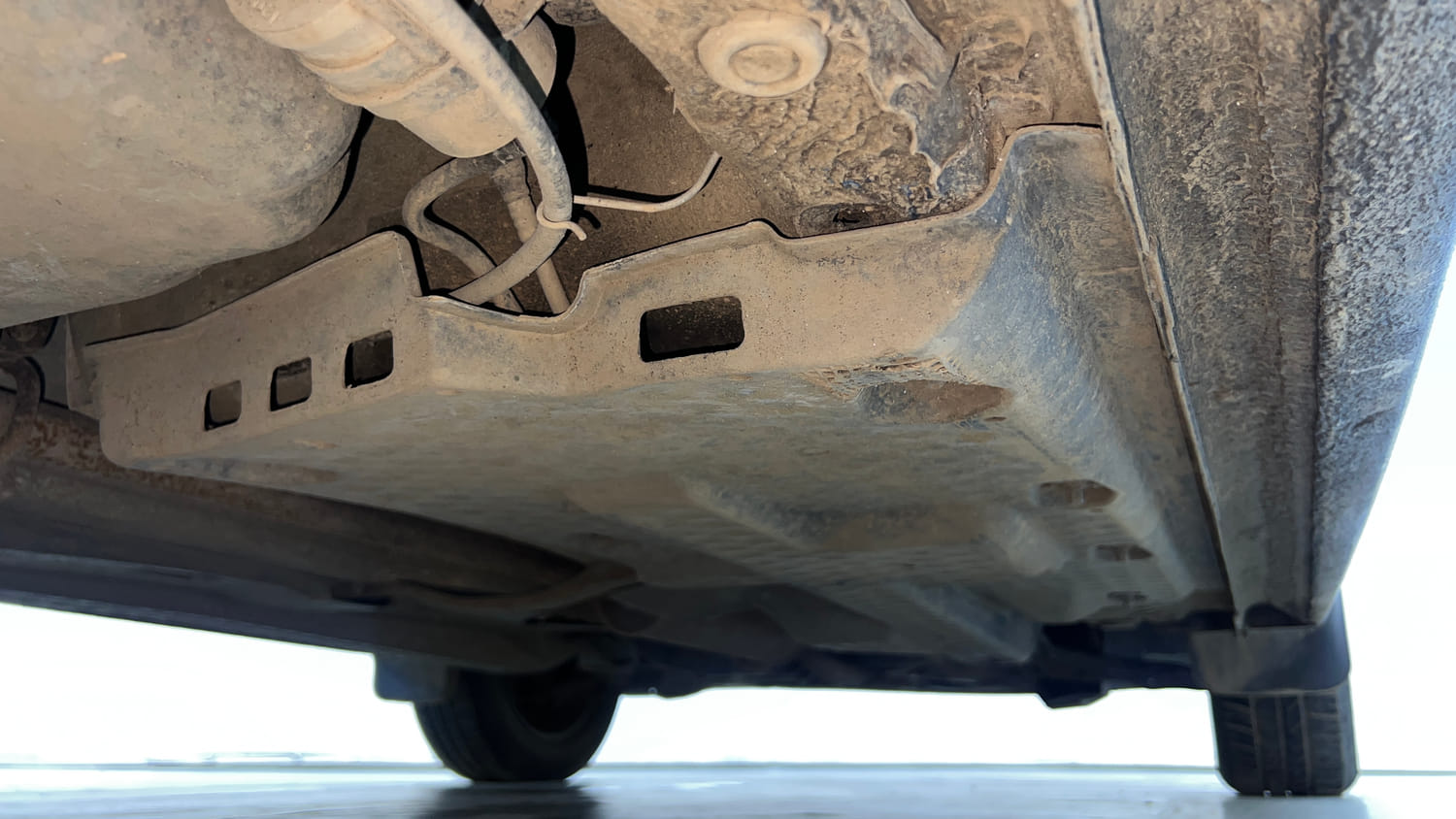 Used 2013 Volkswagen Polo Comfortline 1.2L (P) Petrol Manual extra REAR RIGHT UNDERBODY VIEW