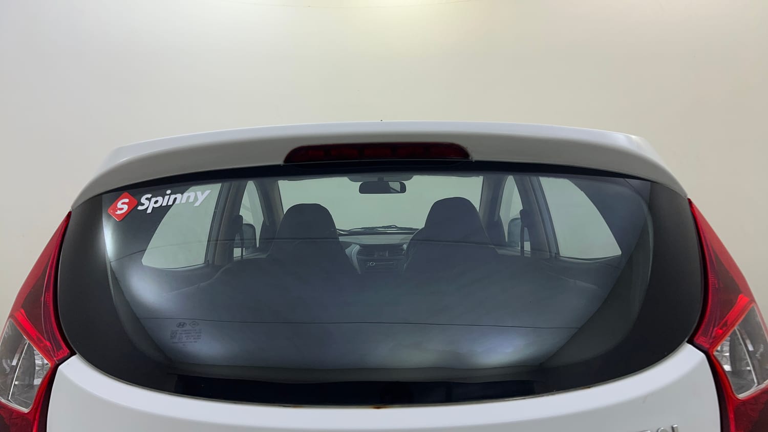 Used 2014 Hyundai Eon Era + Petrol Manual exterior BACK WINDSHIELD VIEW