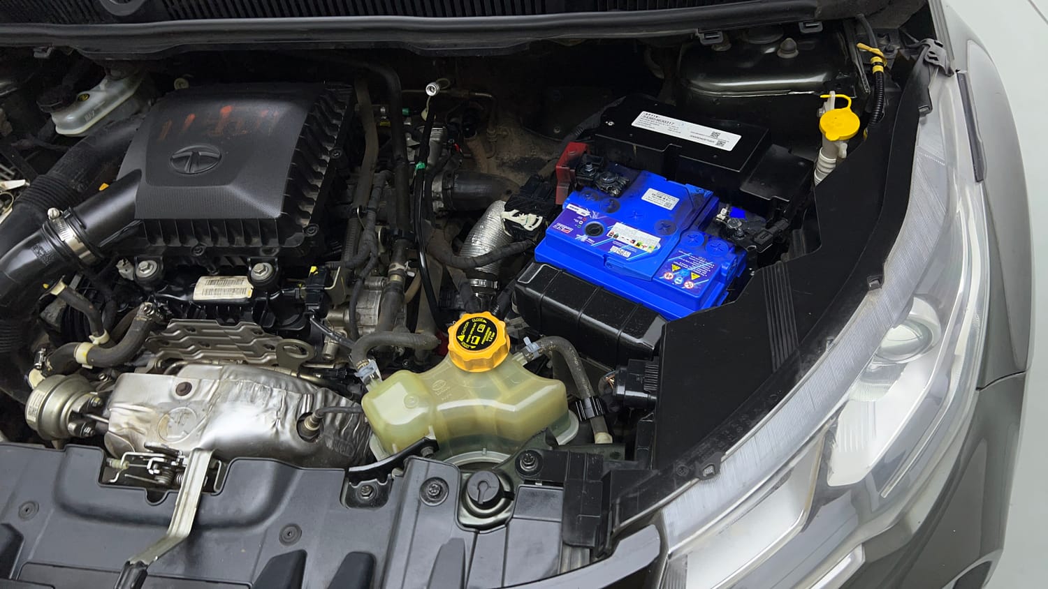 Used 2020 Tata Nexon XZ Plus (O) Petrol Manual engine ENGINE LEFT SIDE VIEW