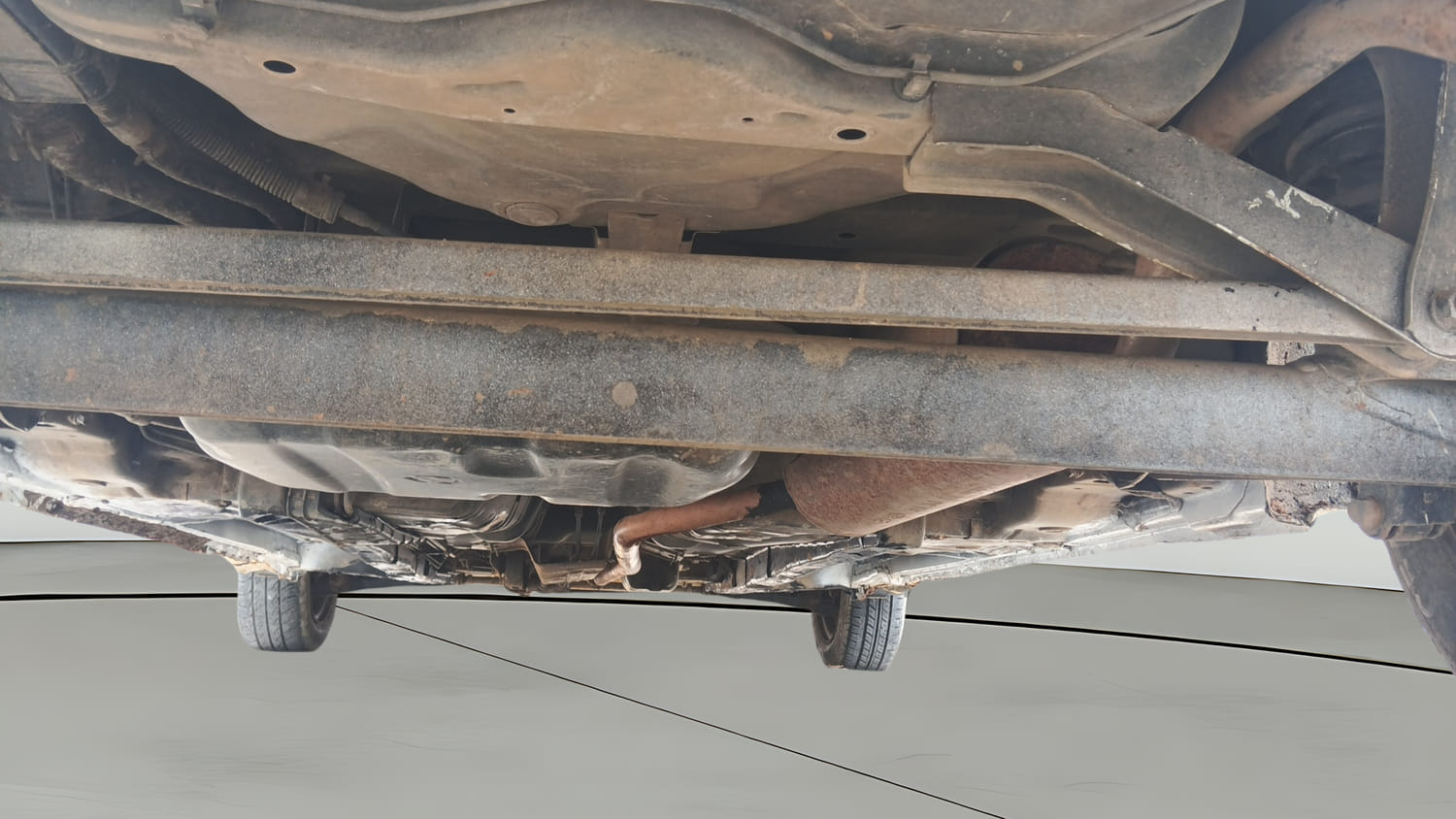 Used 2017 Hyundai Eon Sportz Petrol Manual extra REAR RIGHT UNDERBODY VIEW