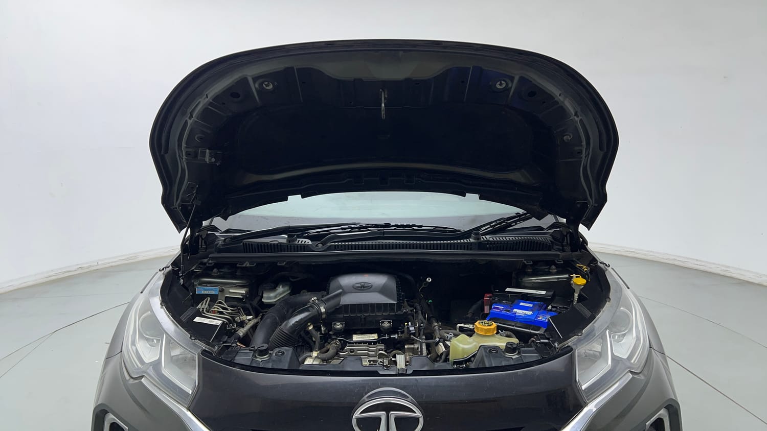 Used 2020 Tata Nexon XZ Plus (O) Petrol Manual engine ENGINE & BONNET OPEN FRONT VIEW