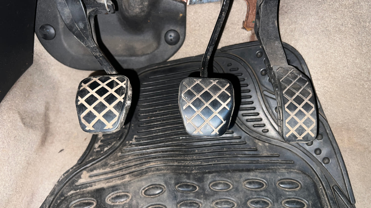 Used 2013 Volkswagen Polo Comfortline 1.2L (P) Petrol Manual interior PEDALS VIEW