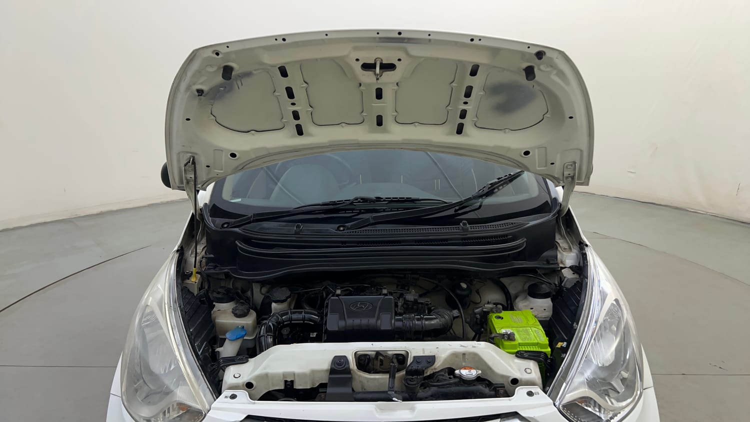 Used 2014 Hyundai Eon Era + Petrol Manual engine ENGINE & BONNET OPEN FRONT VIEW