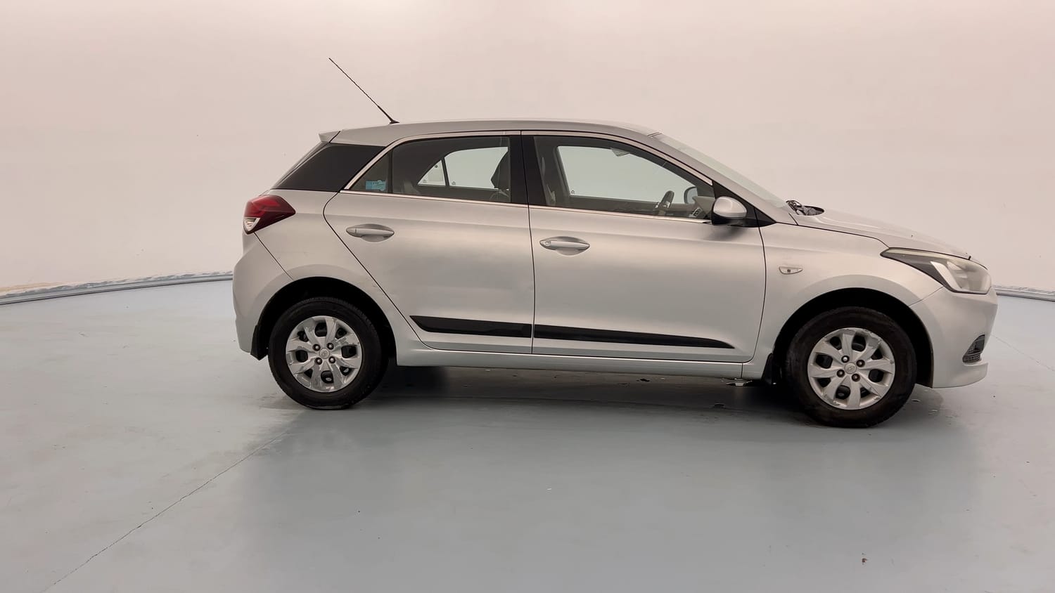Used 2015 Hyundai Elite i20 Magna 1.2 Petrol Manual exterior RIGHT SIDE VIEW