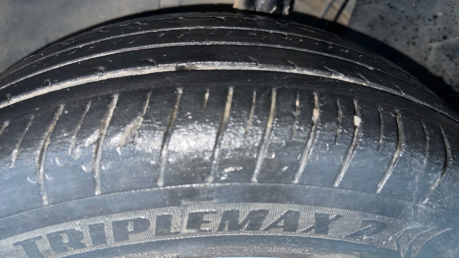 Used 2022 Skoda Slavia Ambition 1.0L TSI MT Petrol Manual tyres LEFT FRONT TYRE TREAD VIEW