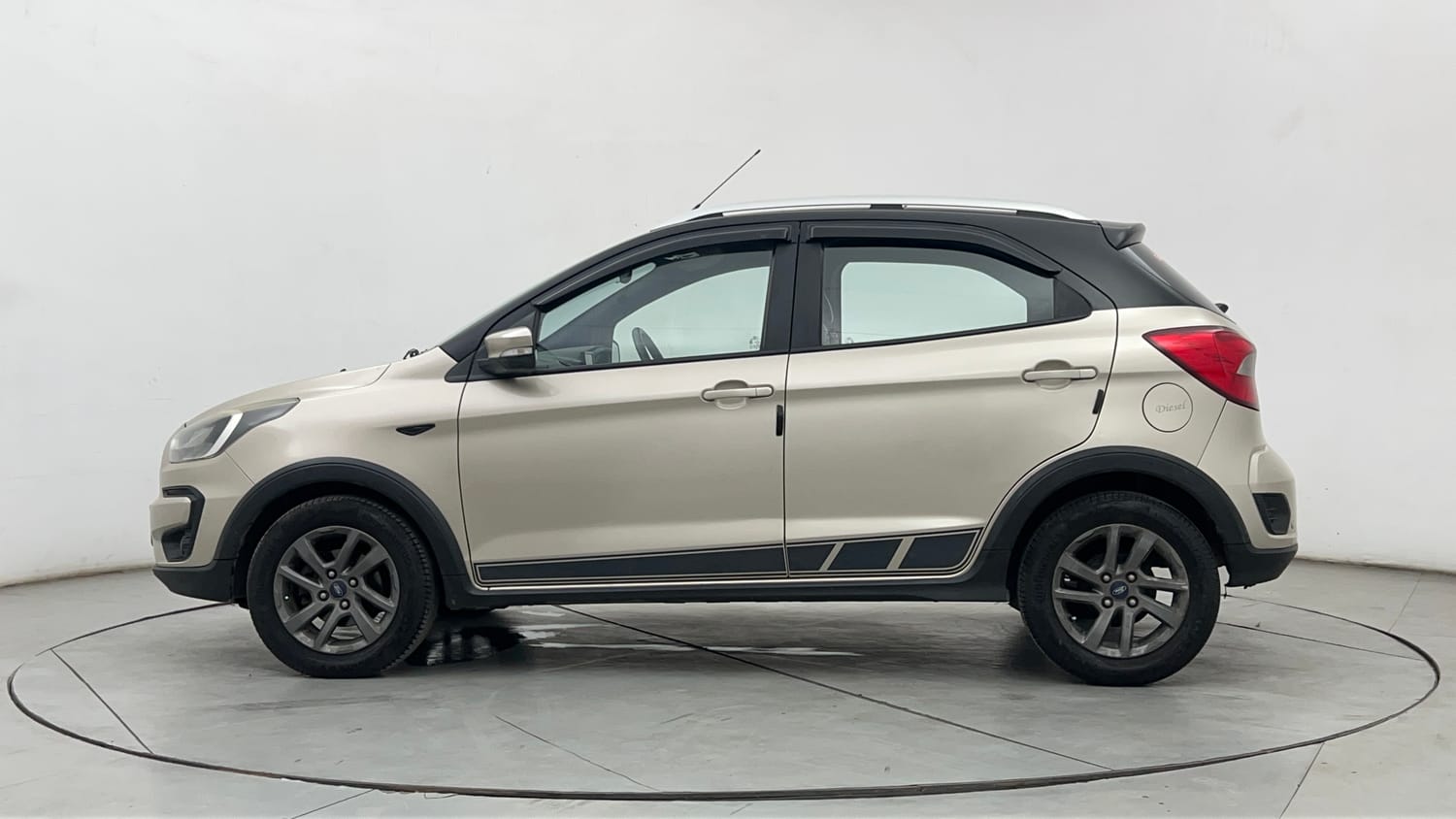Used 2019 Ford Freestyle Titanium 1.5 TDCi Diesel Manual exterior LEFT SIDE VIEW