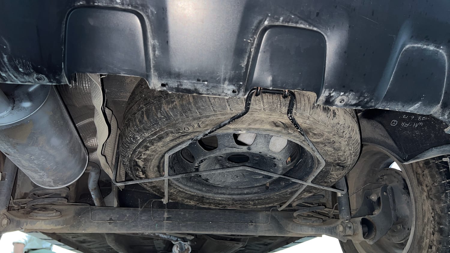 Used 2017 Renault Duster RXS CVT Petrol Automatic tyres SPARE TYRE VIEW