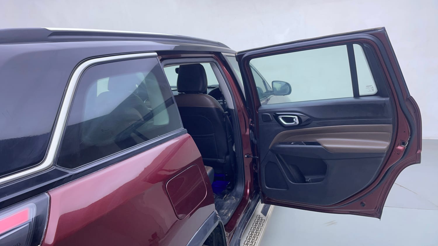 Used 2022 Jeep Meridian Limited (O) 4X2 AT Diesel Automatic interior RIGHT REAR DOOR OPEN VIEW