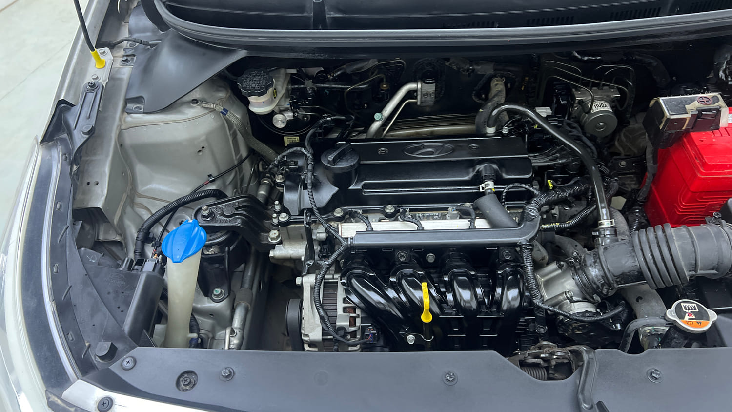 Used 2015 Hyundai Elite i20 Asta 1.2 Petrol Manual engine ENGINE RIGHT SIDE VIEW