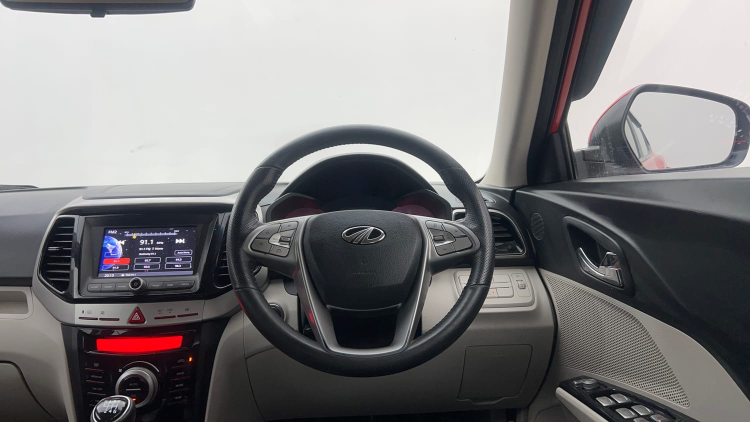 Used 2019 Mahindra XUV 300 1.5 W8 Diesel Manual interior STEERING VIEW