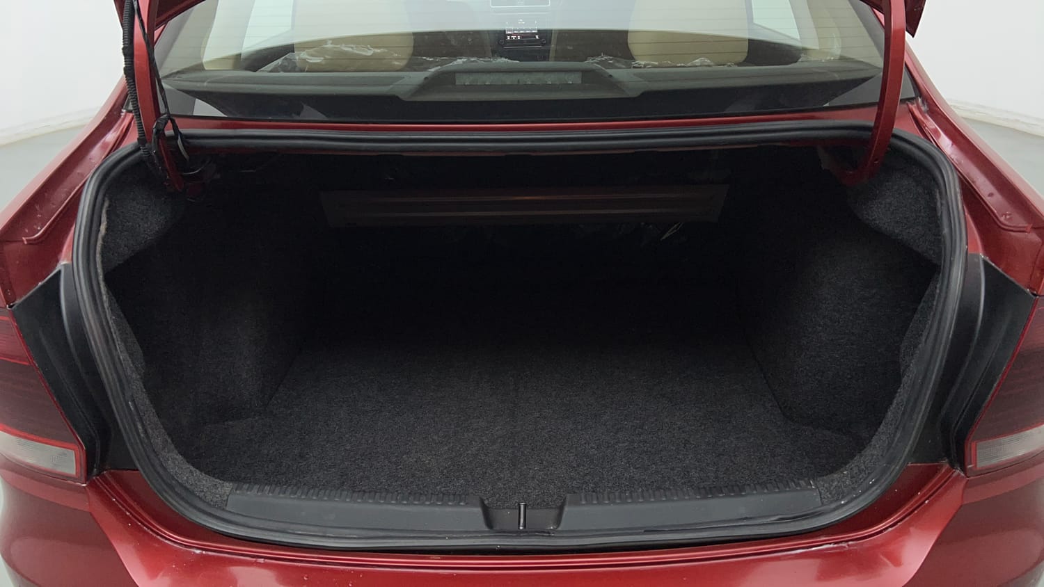 Used 2019 Volkswagen Vento Highline 1.2 (P) AT Petrol Automatic interior DICKY INSIDE VIEW