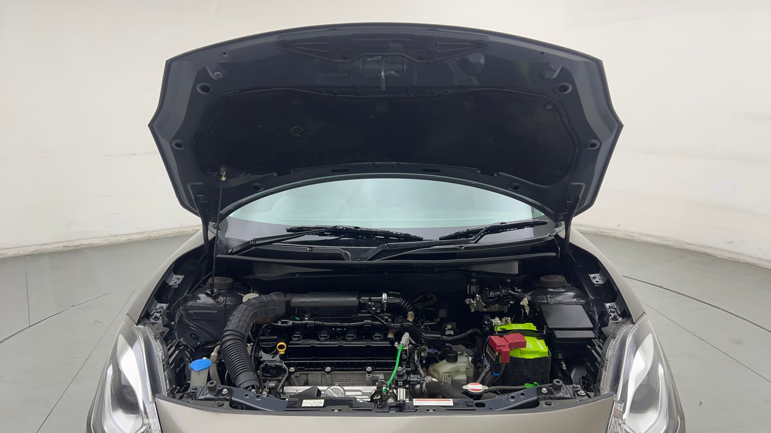 Used 2022 Maruti Suzuki Swift ZXi Plus AMT Petrol Automatic engine ENGINE & BONNET OPEN FRONT VIEW
