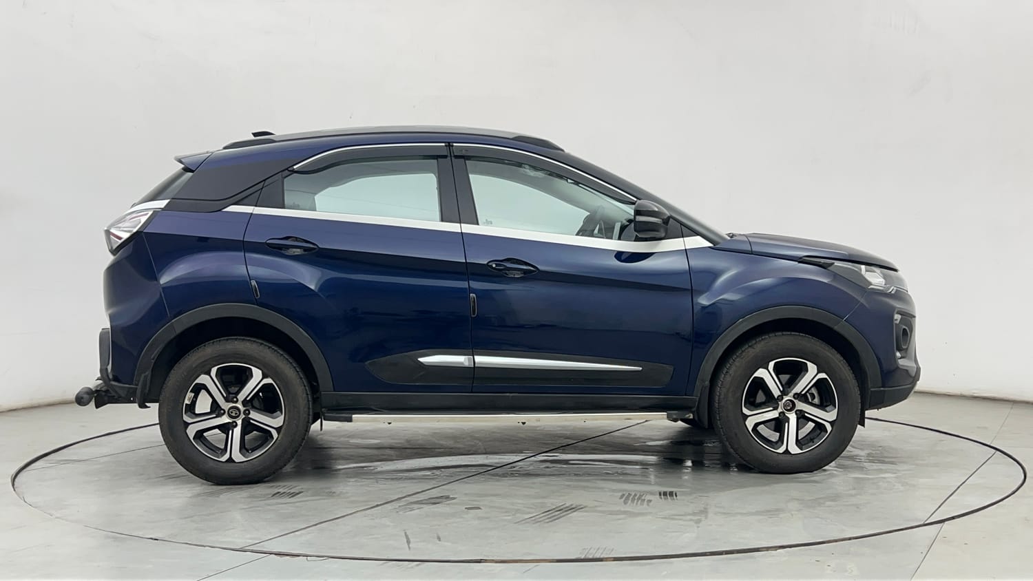 Used 2023 Tata Nexon XZ Plus LUXS Diesel Diesel Manual exterior RIGHT SIDE VIEW