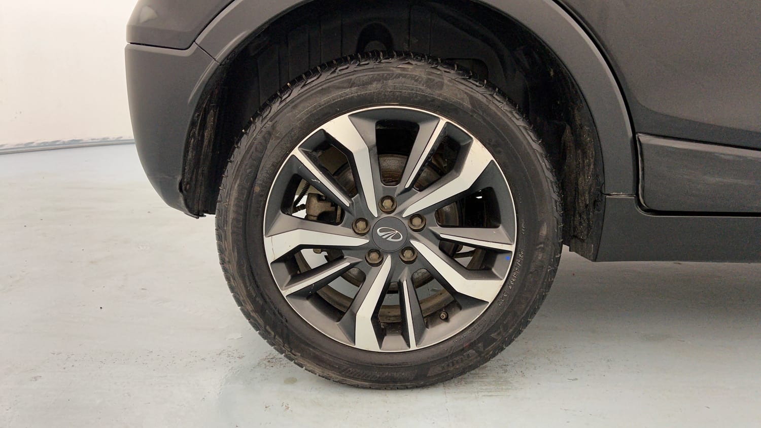 Used 2021 Mahindra XUV 300 W8 (O) 1.5 Diesel Diesel Manual tyres RIGHT REAR TYRE RIM VIEW