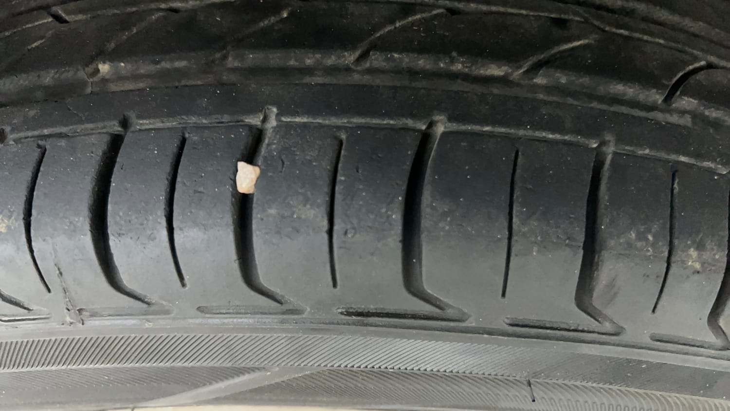 Used 2018 Maruti Suzuki Baleno Delta 1.2 Petrol Manual tyres RIGHT FRONT TYRE TREAD VIEW