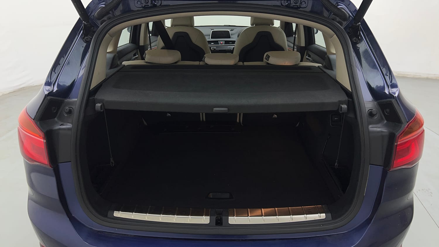 Used 2019 BMW X1 sDrive20d xLine Diesel Automatic interior DICKY INSIDE VIEW