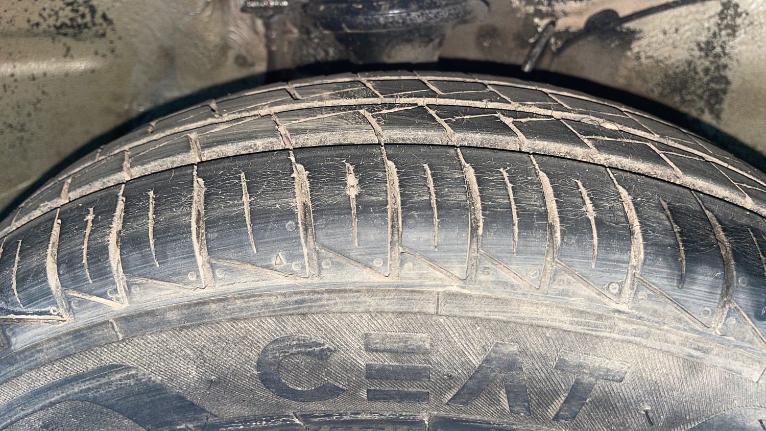 Used 2022 Maruti Suzuki Alto 800 LXi (O) CNG Cng Manual tyres RIGHT FRONT TYRE TREAD VIEW