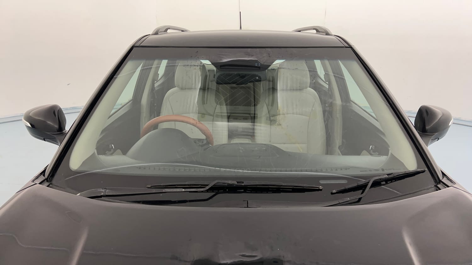 Used 2021 Mahindra XUV 300 W8 (O) 1.5 Diesel Diesel Manual exterior FRONT WINDSHIELD VIEW