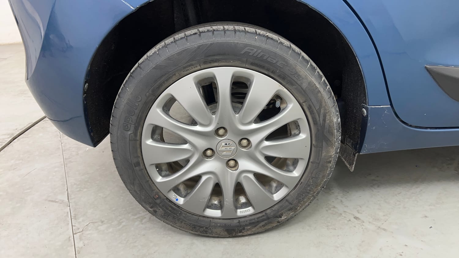 Used 2018 Maruti Suzuki Baleno Alpha 1.2 Petrol Manual tyres RIGHT REAR TYRE RIM VIEW
