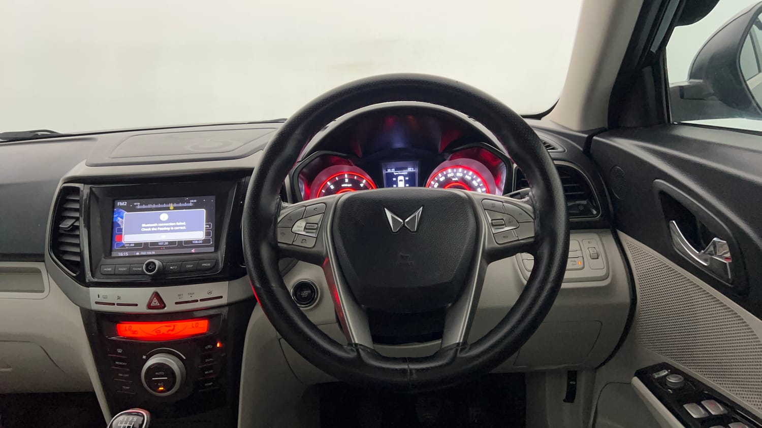 Used 2024 Mahindra XUV 300 W8 (O) 1.5 Diesel Diesel Manual interior STEERING VIEW
