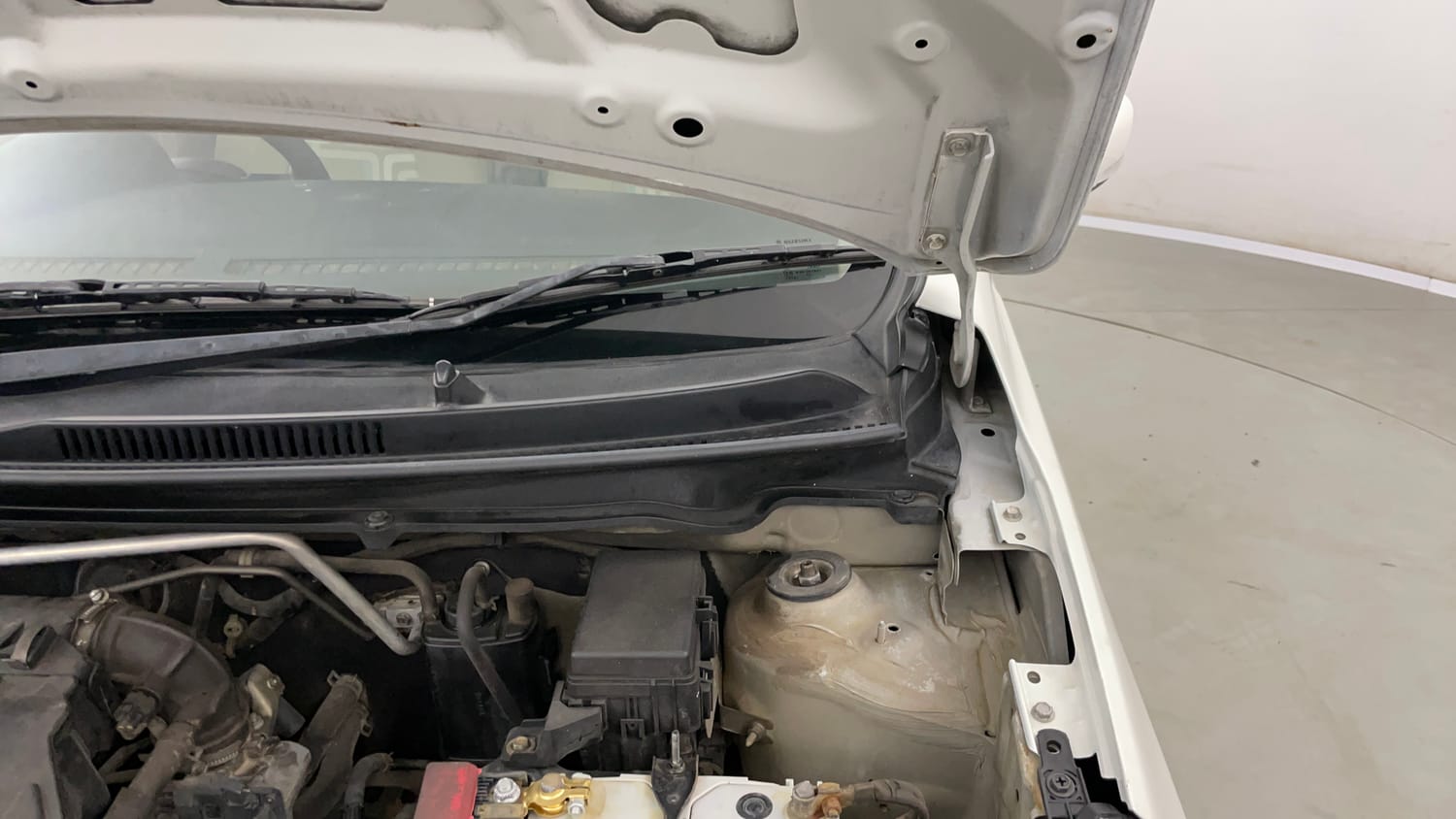 Used 2017 Maruti Suzuki Celerio ZXi AMT Petrol Automatic engine ENGINE LEFT SIDE HINGE & APRON VIEW
