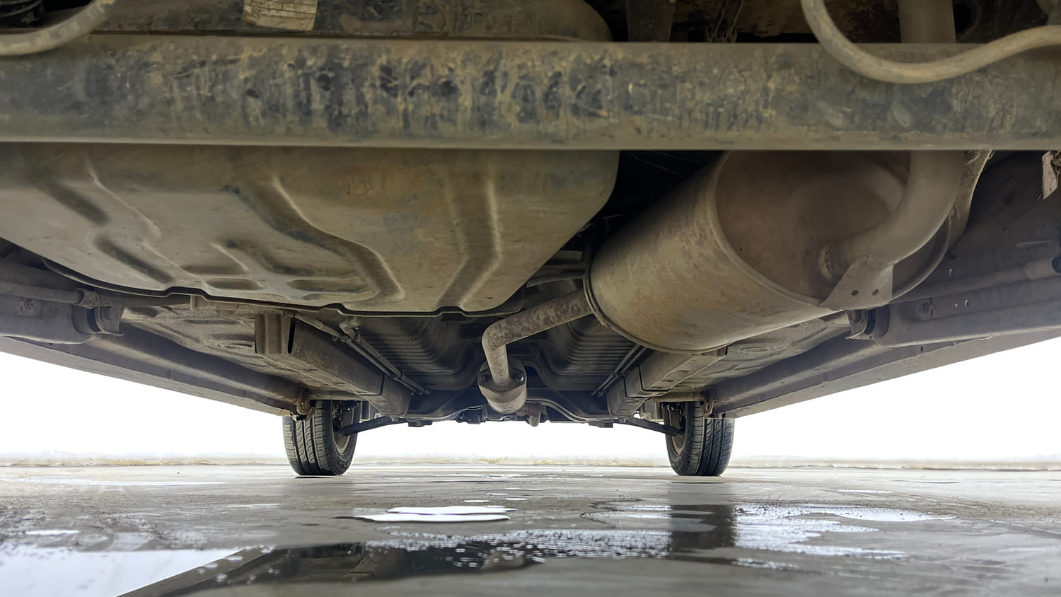 Used 2017 Maruti Suzuki Wagon R VXI+ Petrol Manual extra REAR UNDERBODY VIEW (TAKEN FROM REAR)