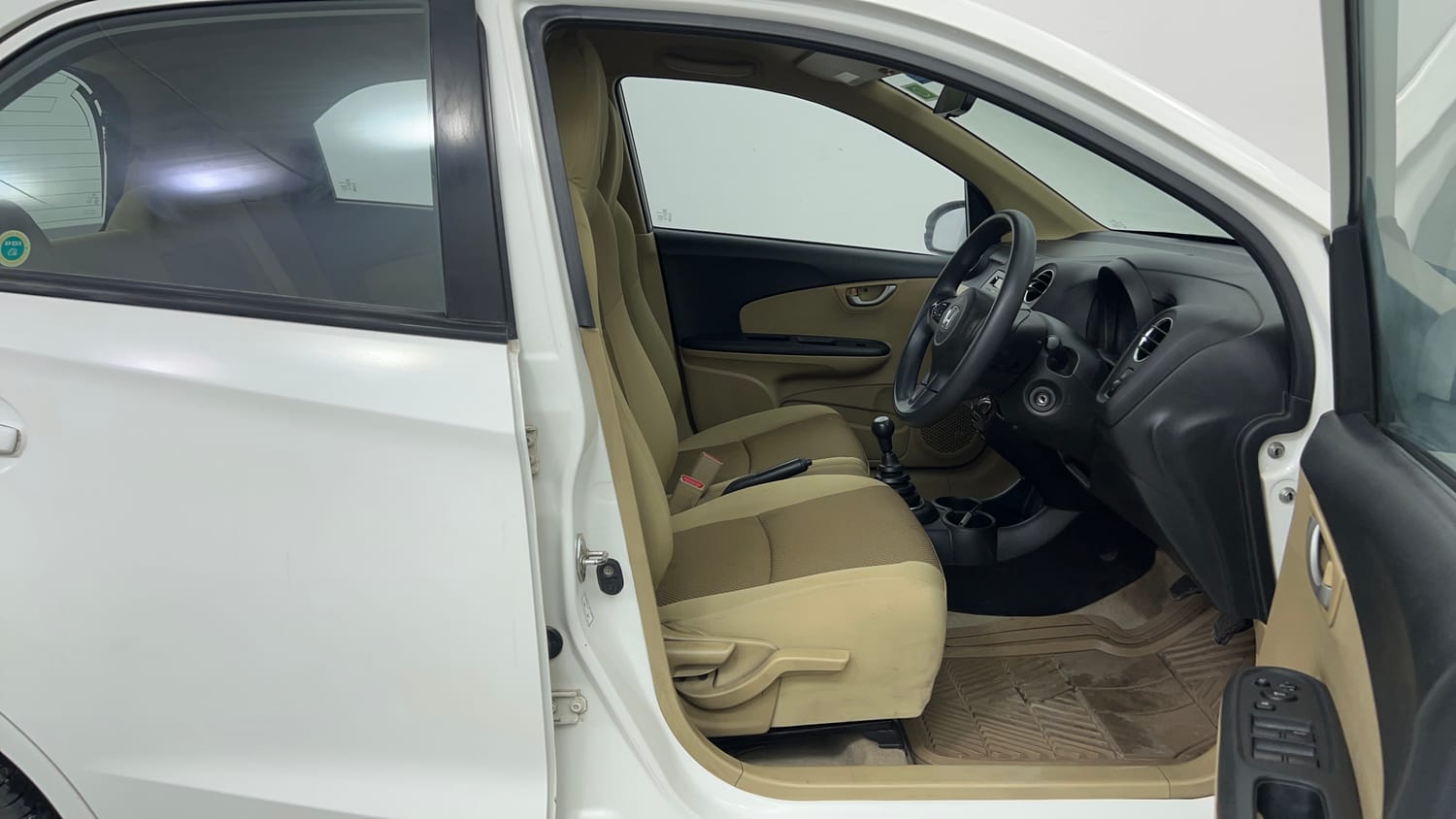 Used 2016 Honda Brio VX MT Petrol Manual interior RIGHT SIDE FRONT DOOR CABIN VIEW