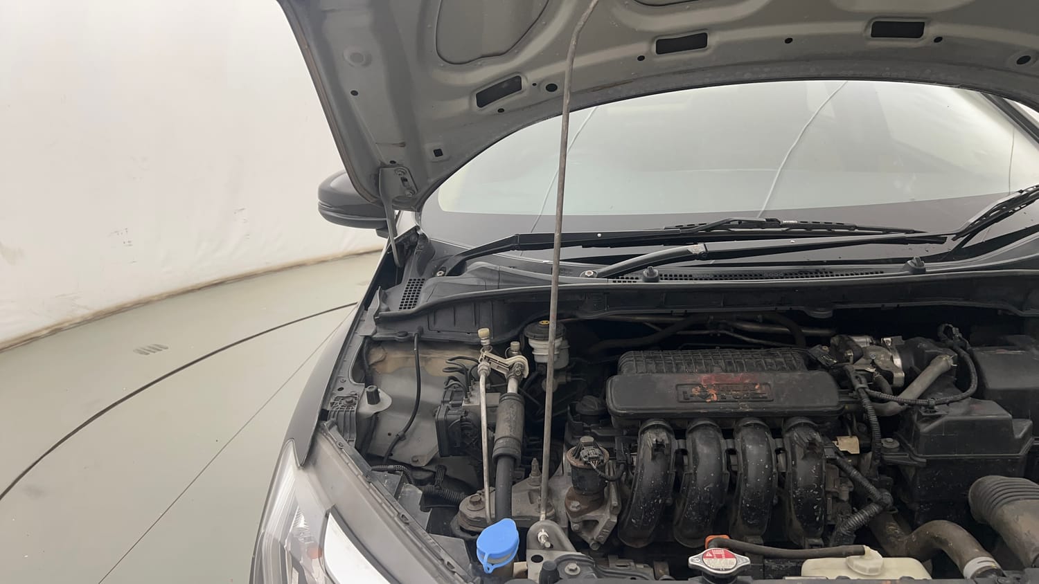 Used 2018 Honda City VX Petrol Petrol Manual engine ENGINE RIGHT SIDE HINGE & APRON VIEW