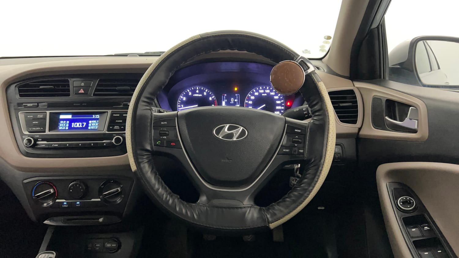Used 2015 Hyundai Elite i20 Magna 1.2 Petrol Manual interior STEERING VIEW