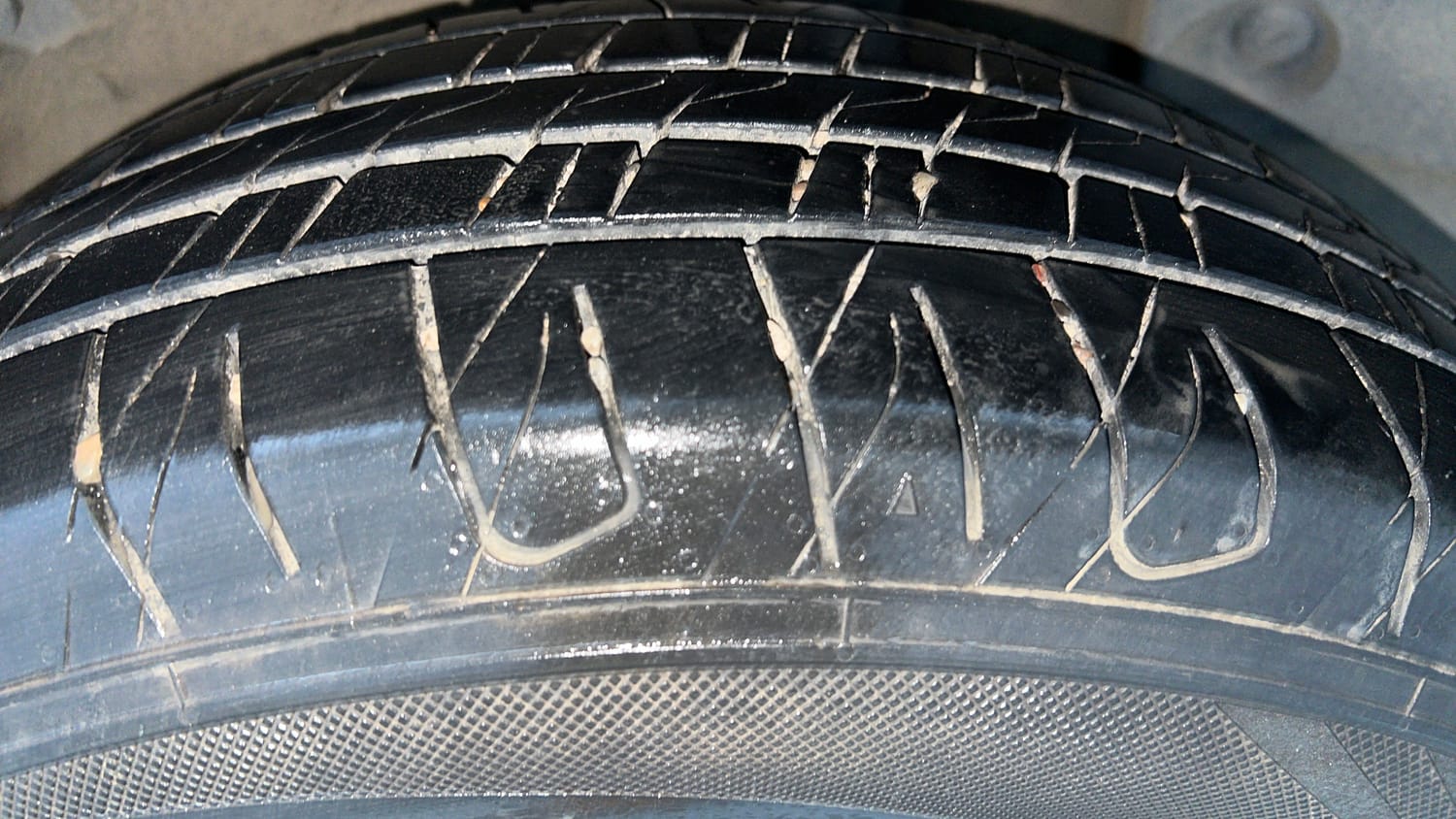 Used 2017 Renault Duster RXS CVT Petrol Automatic tyres LEFT REAR TYRE TREAD VIEW