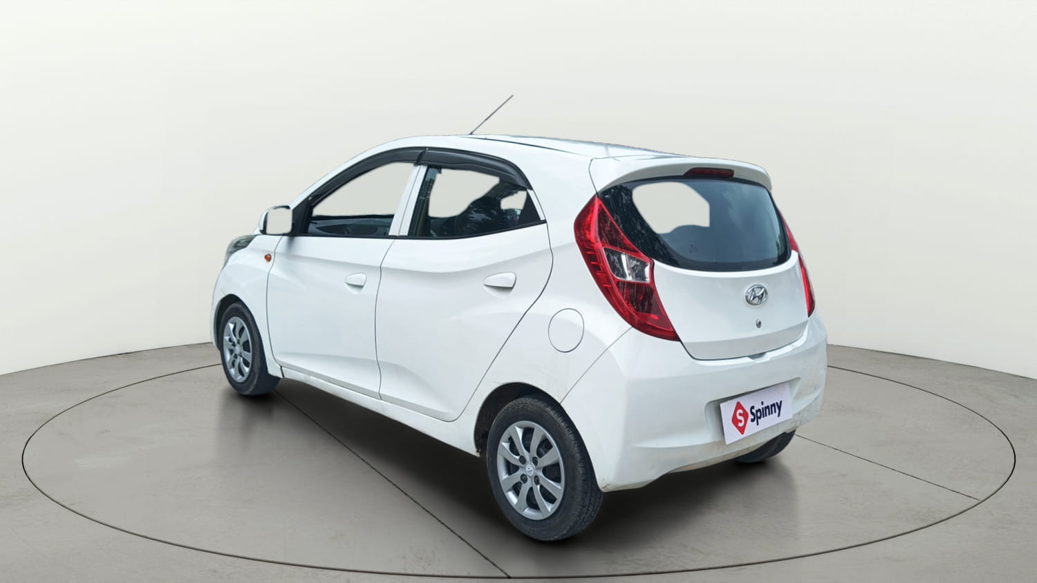 Used 2017 Hyundai Eon Sportz Petrol Manual exterior LEFT REAR CORNER VIEW