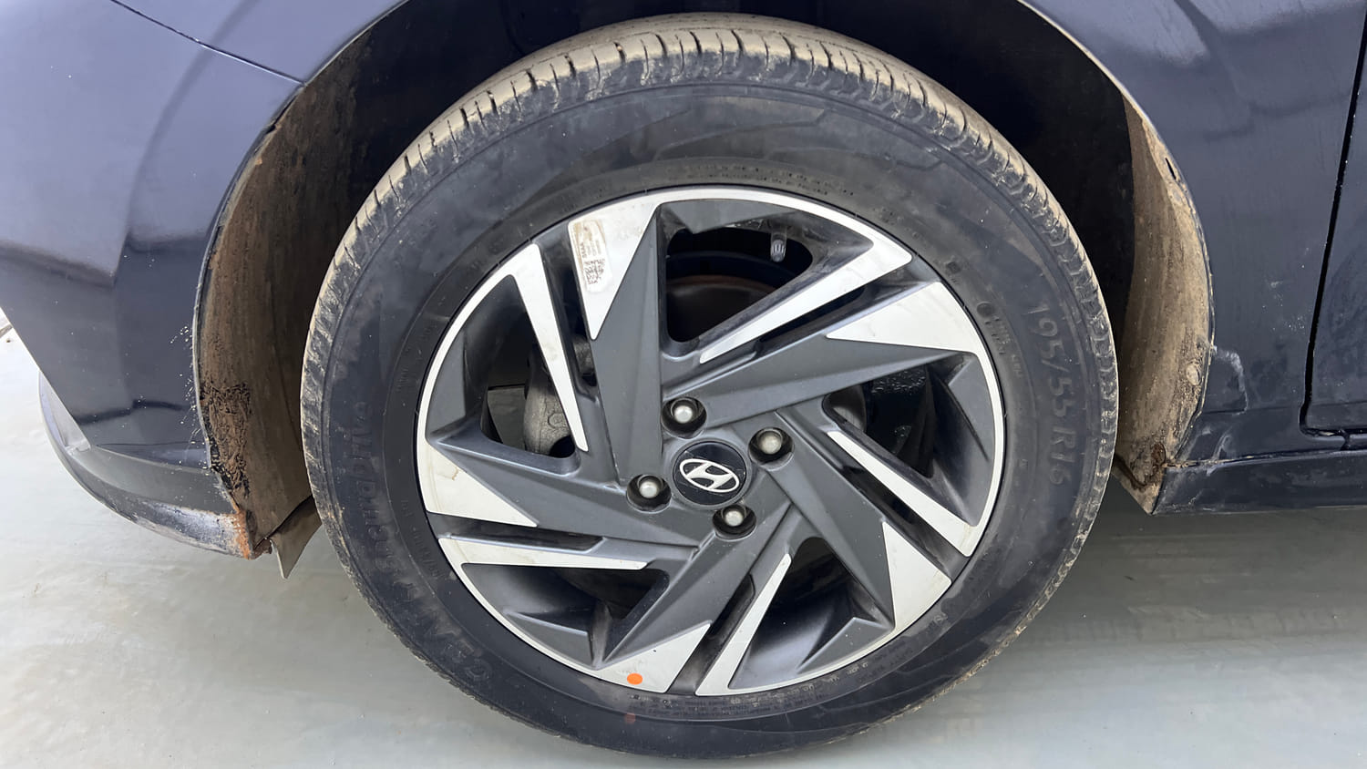Used 2023 Hyundai i20 Asta (O) 1.2 MT Petrol Manual tyres LEFT FRONT TYRE RIM VIEW