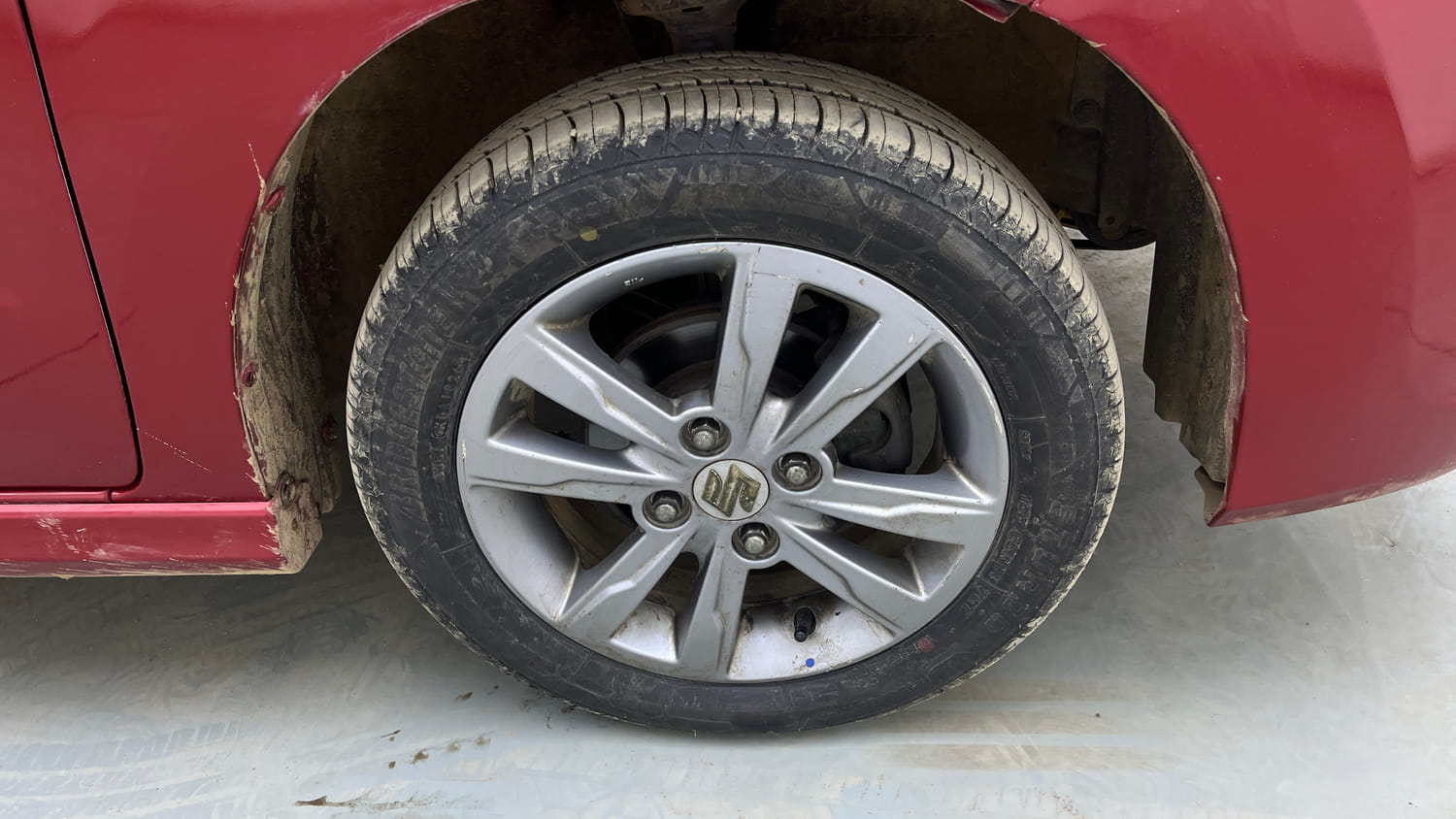 Used 2017 Maruti Suzuki Wagon R VXI+ Petrol Manual tyres RIGHT FRONT TYRE RIM VIEW
