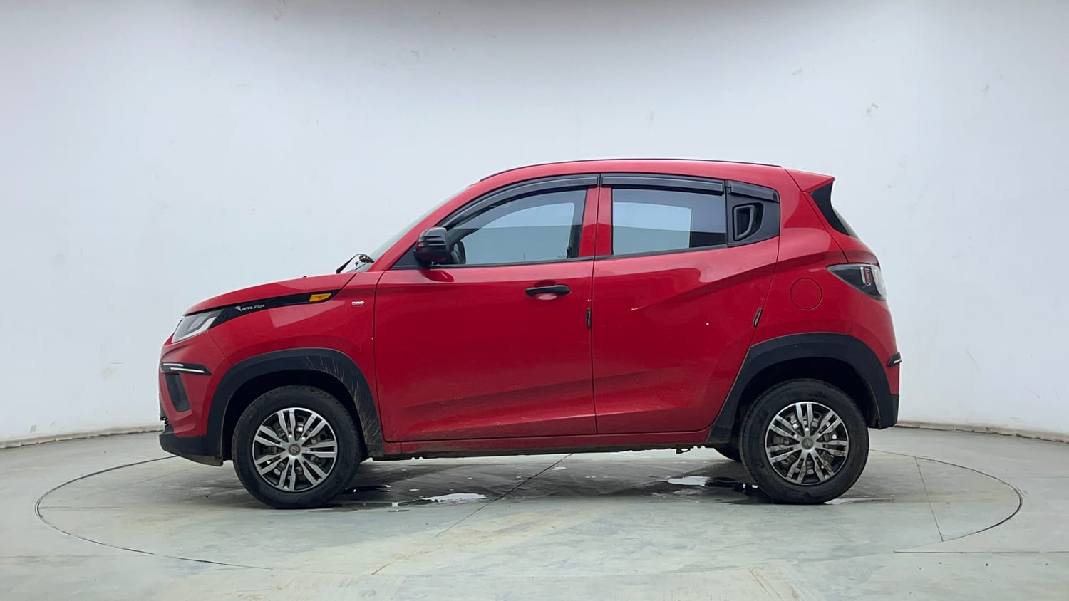 Used 2021 Mahindra KUV100 NXT K2 Plus 6 STR Petrol Manual exterior LEFT SIDE VIEW