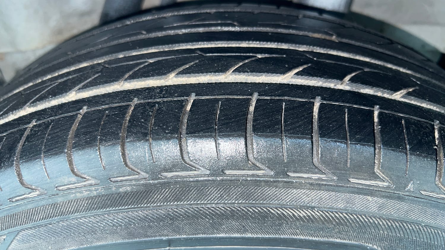 Used 2017 Honda City V CVT Petrol Petrol Automatic tyres LEFT REAR TYRE TREAD VIEW