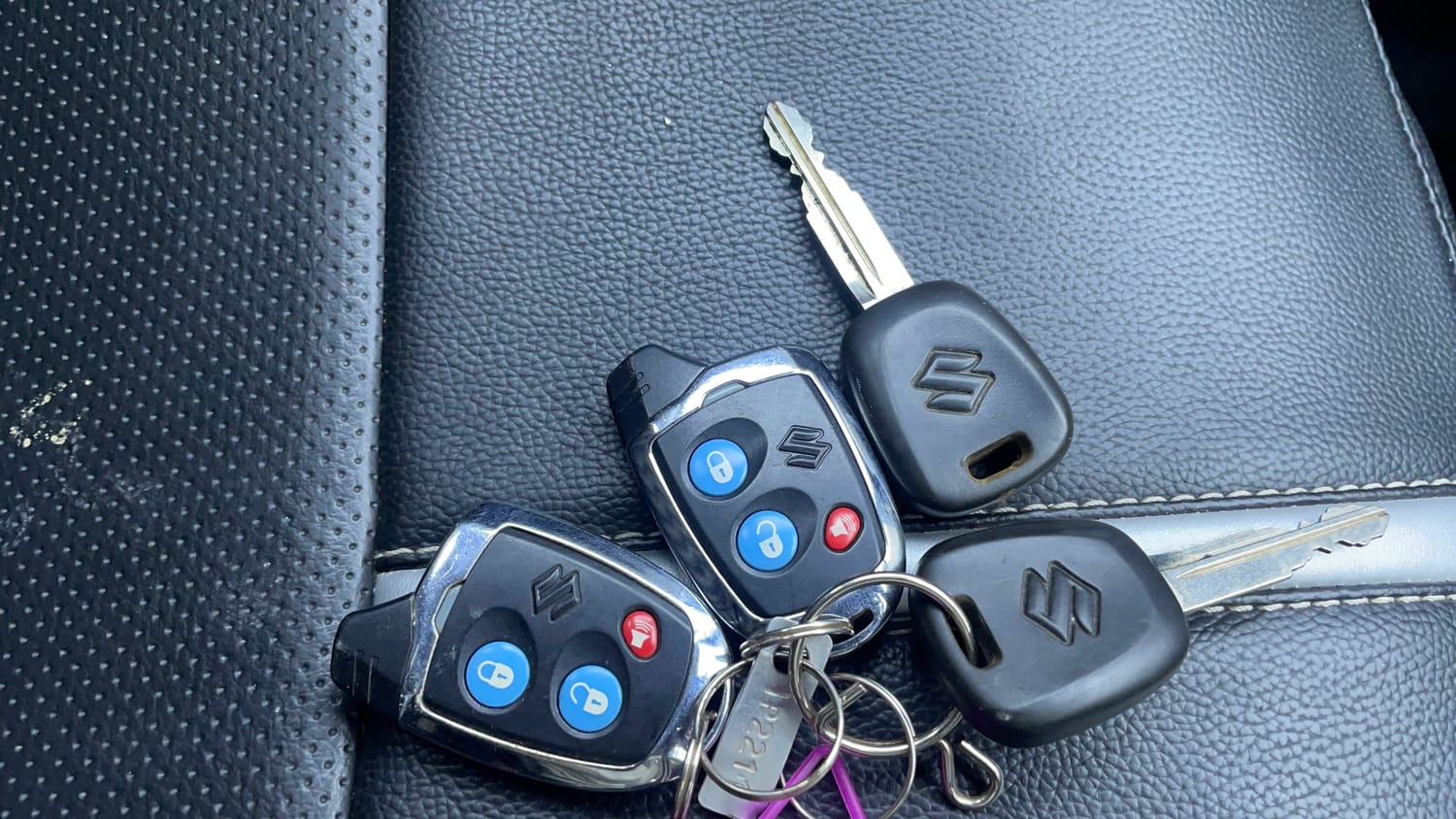 Used 2022 Maruti Suzuki Alto 800 LXi (O) CNG Cng Manual extra CAR KEY VIEW