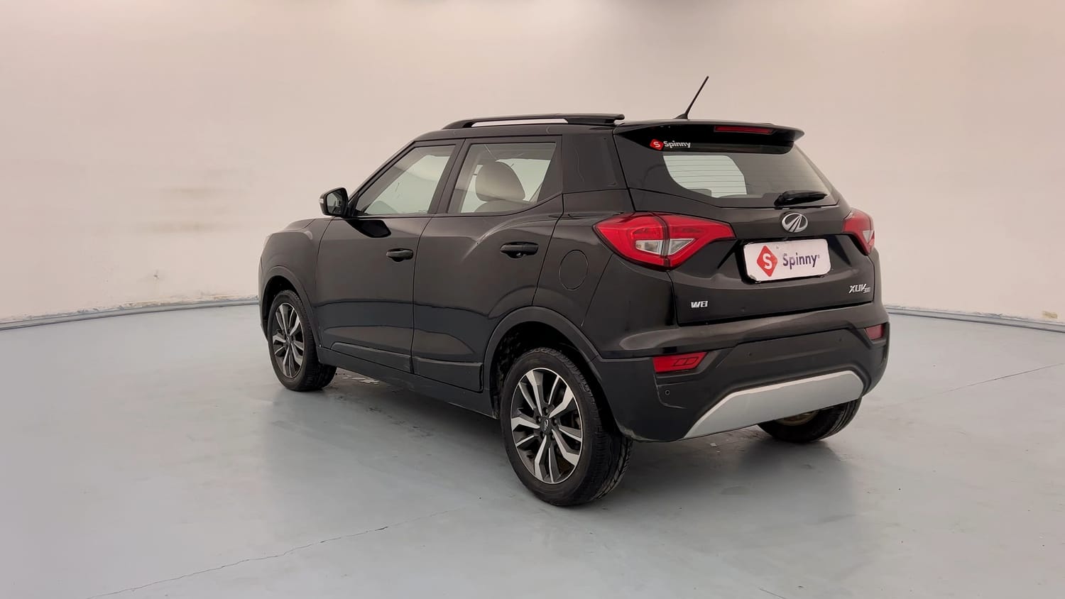 Used 2021 Mahindra XUV 300 W8 (O) 1.5 Diesel Diesel Manual exterior LEFT REAR CORNER VIEW