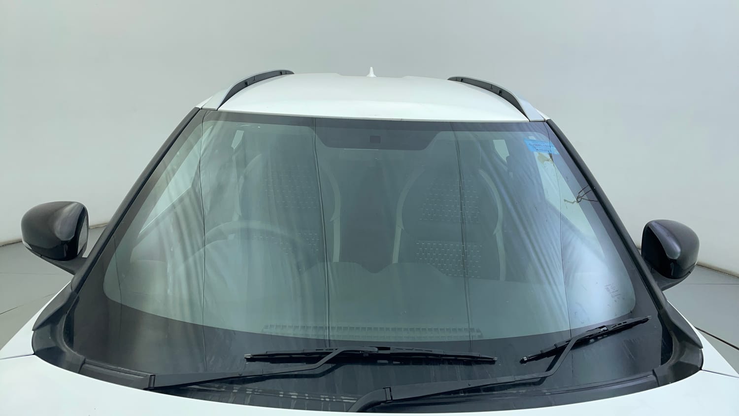 Used 2023 Nissan Magnite XV Petrol Manual exterior FRONT WINDSHIELD VIEW