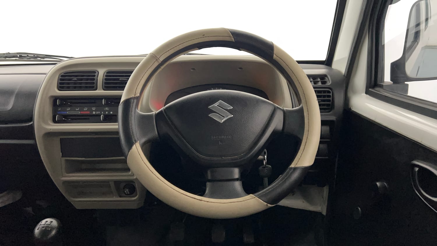 Used 2022 Maruti Suzuki Eeco 5 STR AC (O) Petrol Manual interior STEERING VIEW